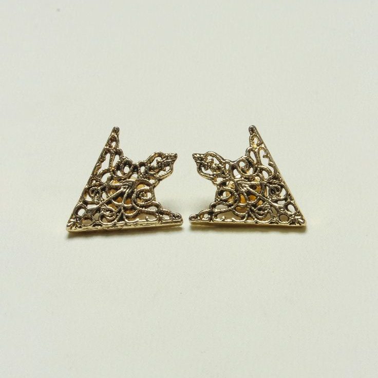 gold-antique-collar-tips
