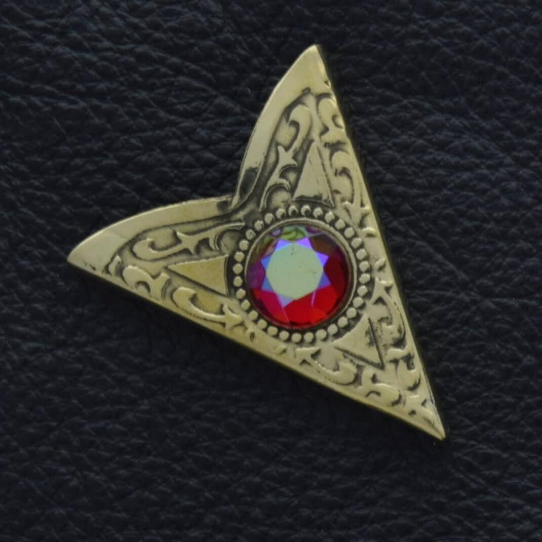 scrolled-western-collar-tip-with-red-stone